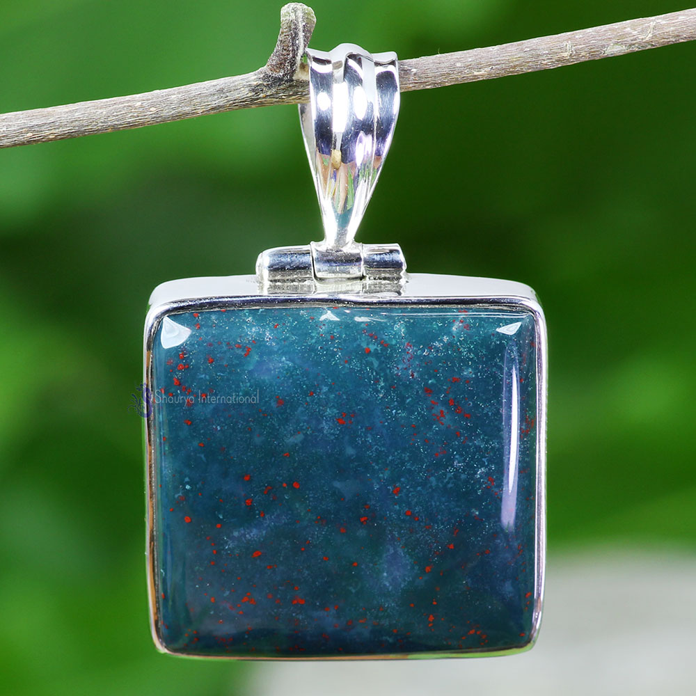 BLD994-Wholesale Blood Agate Gemstone With 925 Sterling Silver Plain Setting Pendant